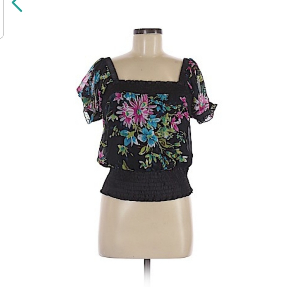 Medium Flowery Blouse